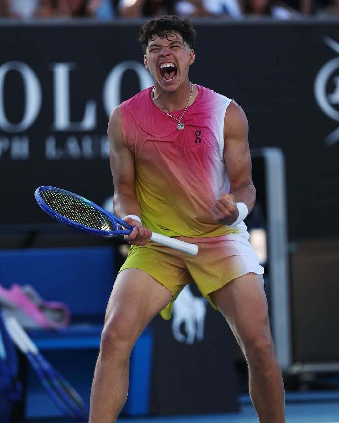 世界网球队血洗欧洲网球队，瓦林卡关键制胜