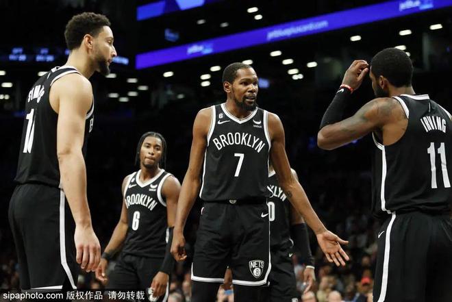 爱游戏tv-辽宁队鏖战快船，东契奇带队取胜