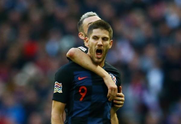 克罗地亚逆转乌克兰，伊布带队取胜