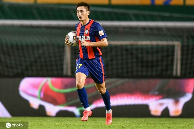 青岛队鏖战北京队,麦科勒姆惊艳四座 青岛队鏖战北京队,麦科勒姆惊艳四座