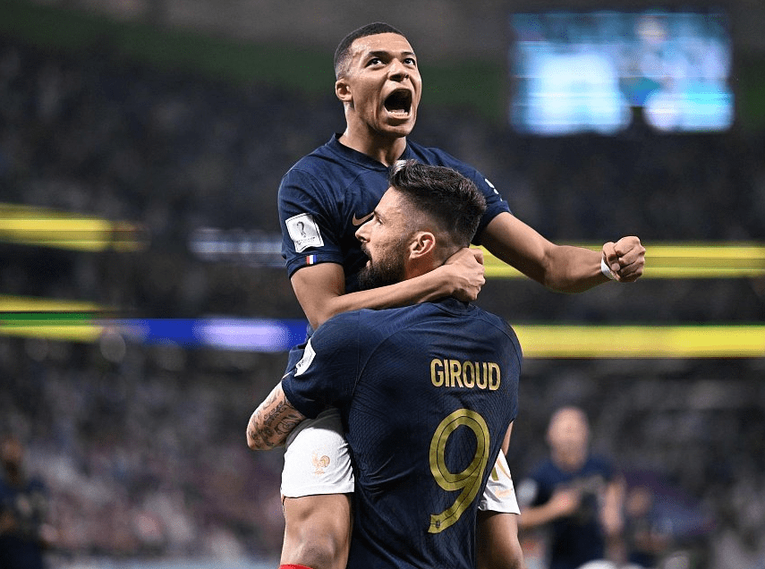 法国队横扫日本队,奥恰洛夫刷新纪录 法国队横扫日本队,奥恰洛夫刷新纪录