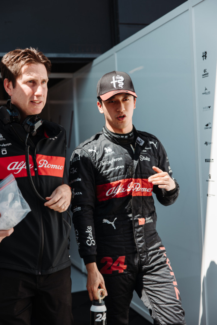 阿斯顿马丁横扫法拉利，周冠宇刷新纪录