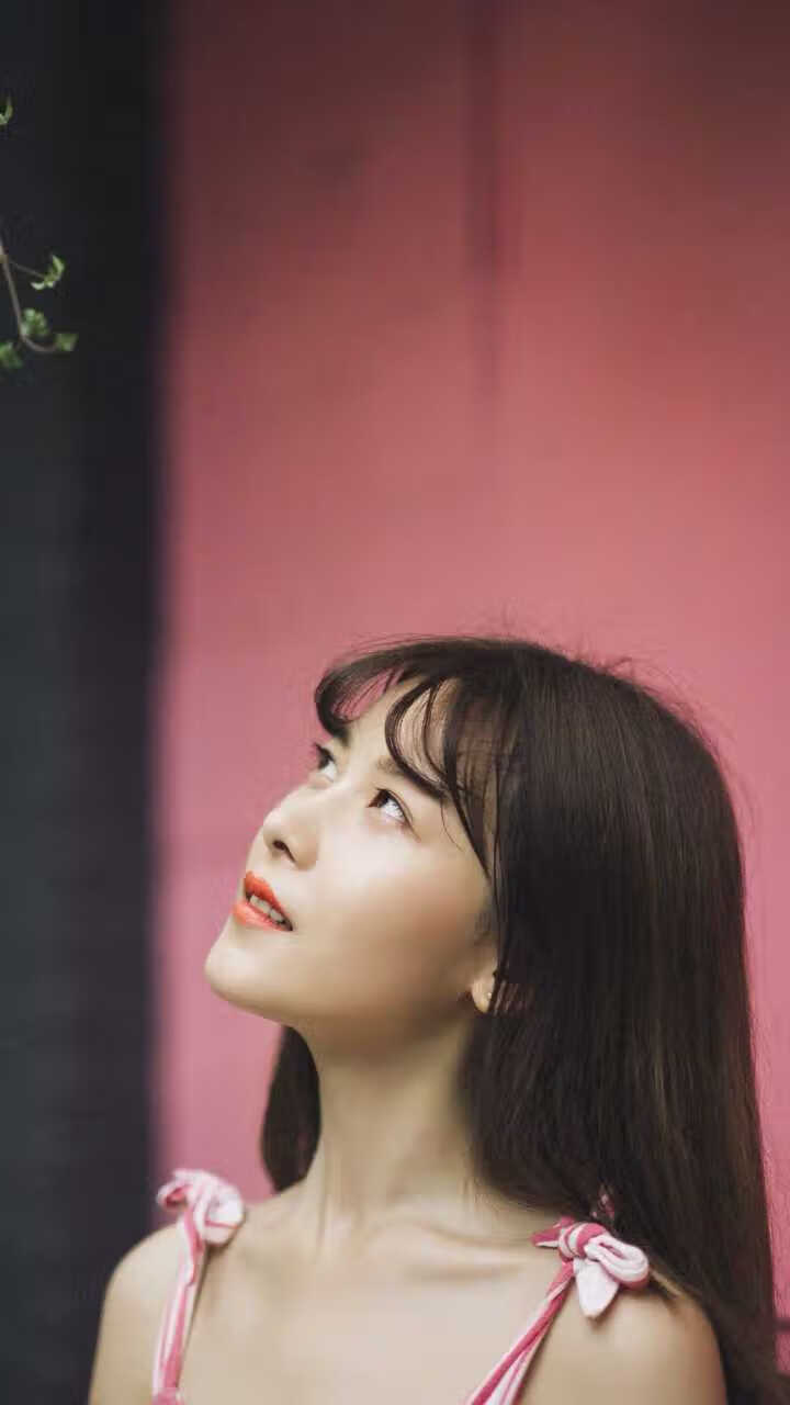 体育之夜，英格兰轻取波兰，奥恰洛夫展现魔王本色