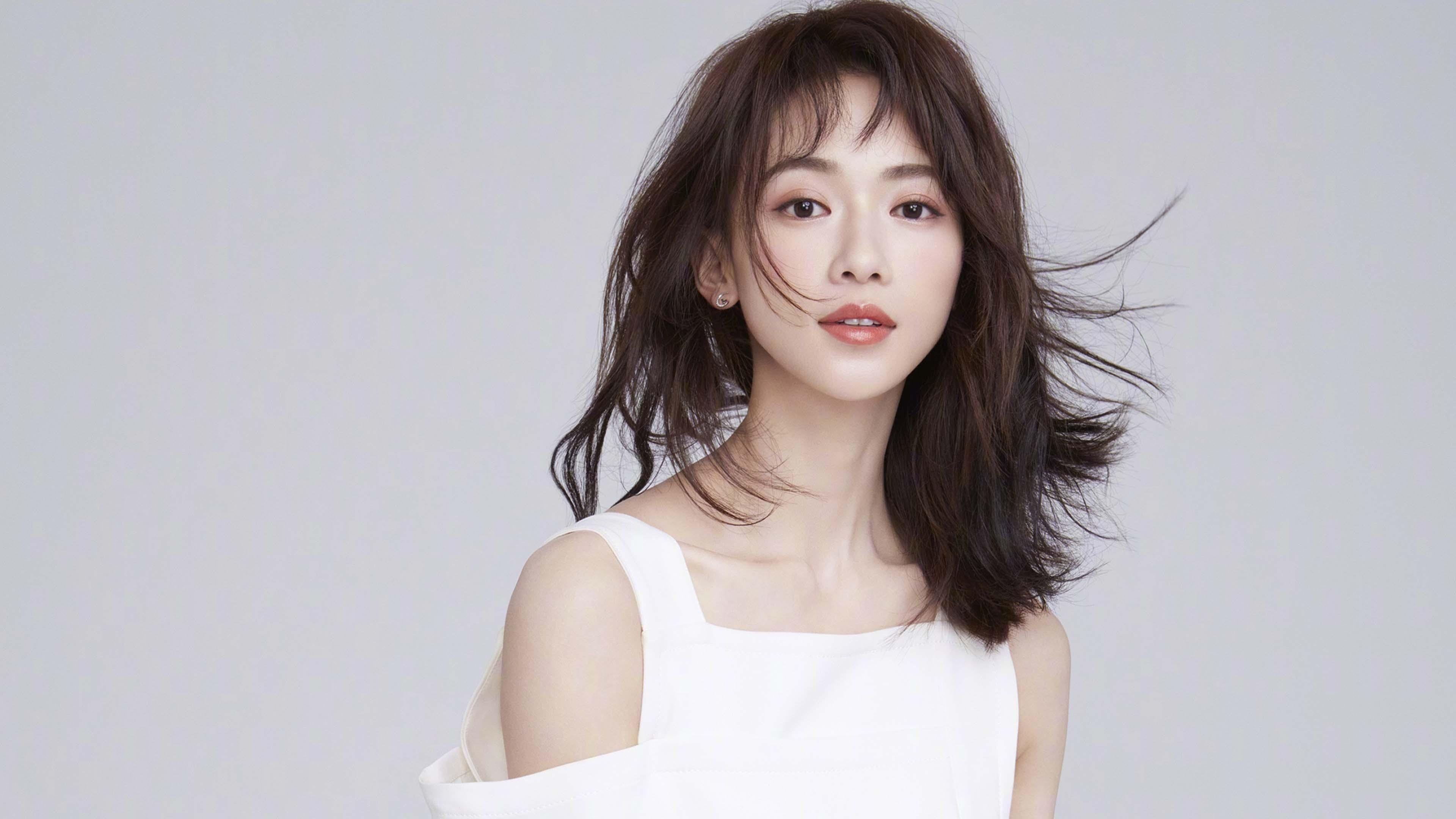 红土孤胆与室内统帅，西西帕斯如何扛起新世代的责任