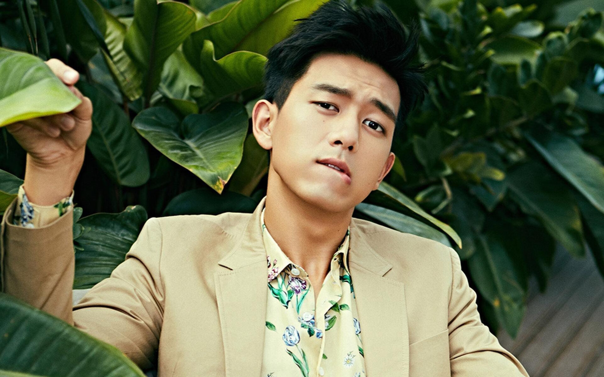 爱游戏大厅-利物浦0-3奥地利！富安健洋独造三球，防守悍将如何变身关键先生？