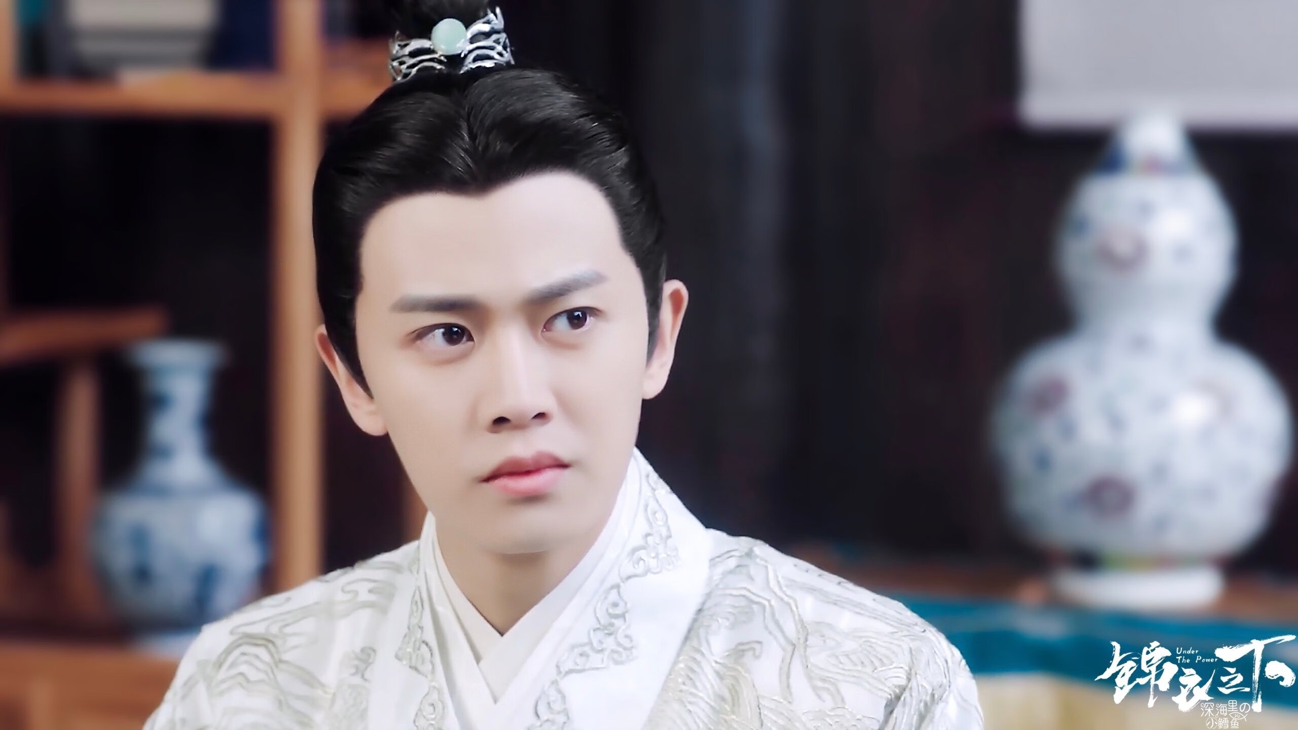 贝林厄姆的聚光灯，与巴拉圭的无声惊雷，足球的两种存在感